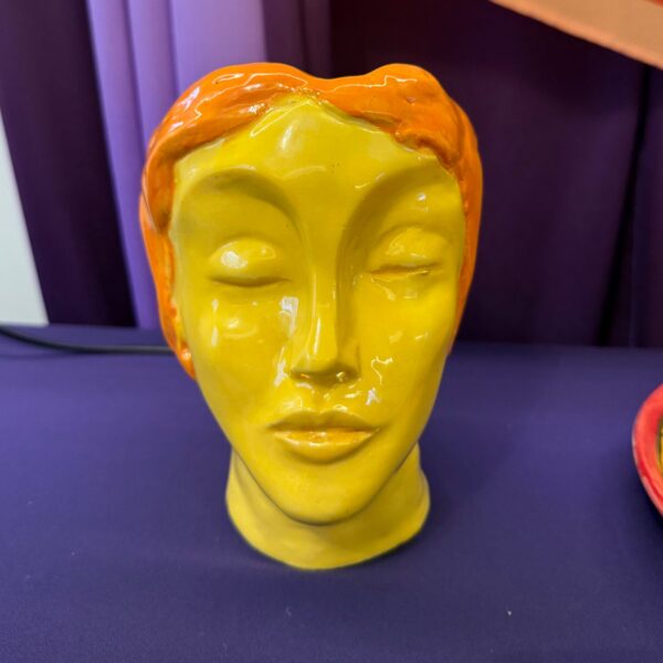 A Lua dos Olhos Azuis Lamp – Yellow