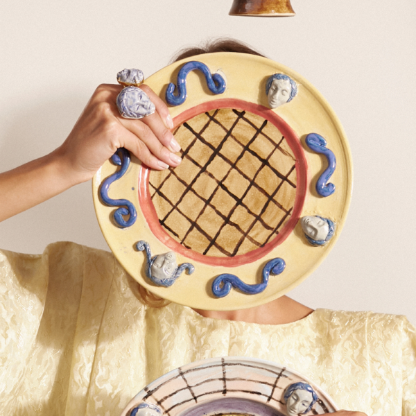 4 Faces Plate