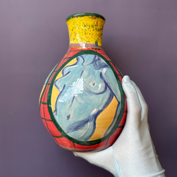 Néctar Derramou Num Dourado Vase